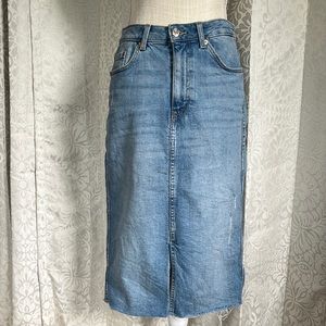 H&M &Denim 5 pocket distressed denim pencil skirt US size 8